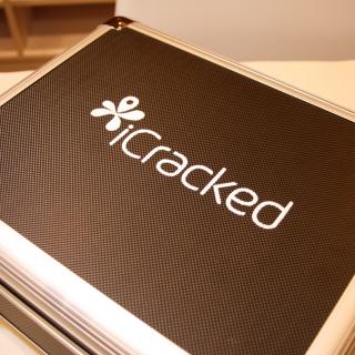 iCracked Store 立川店