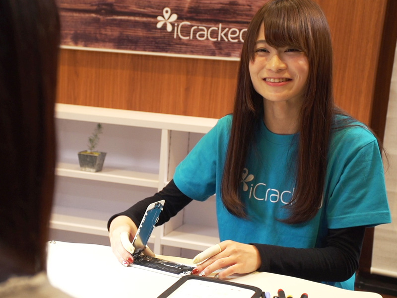 iCracked Storeのスタッフ写真