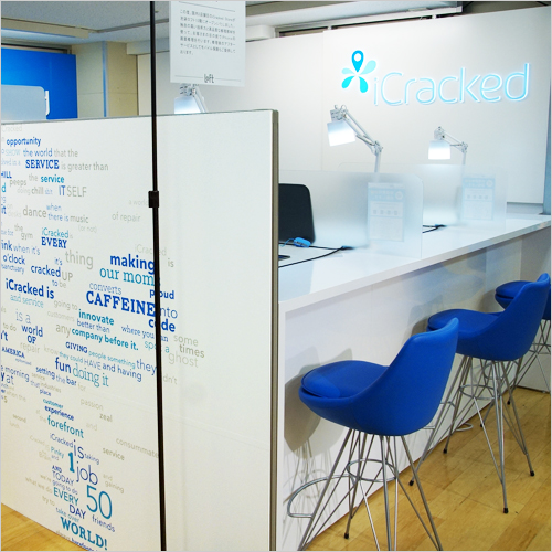 iCracked Store 池袋ロフト店